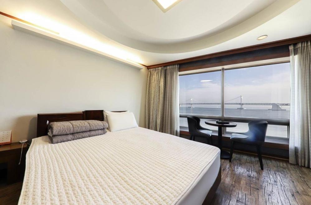Bridge Hotel Busan Esterno foto