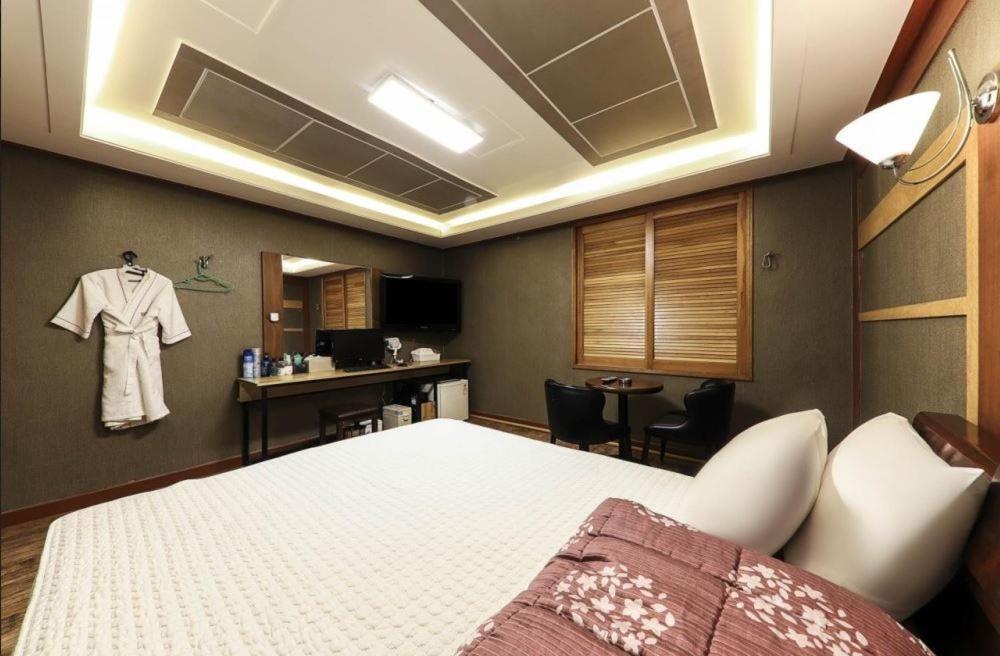 Bridge Hotel Busan Esterno foto